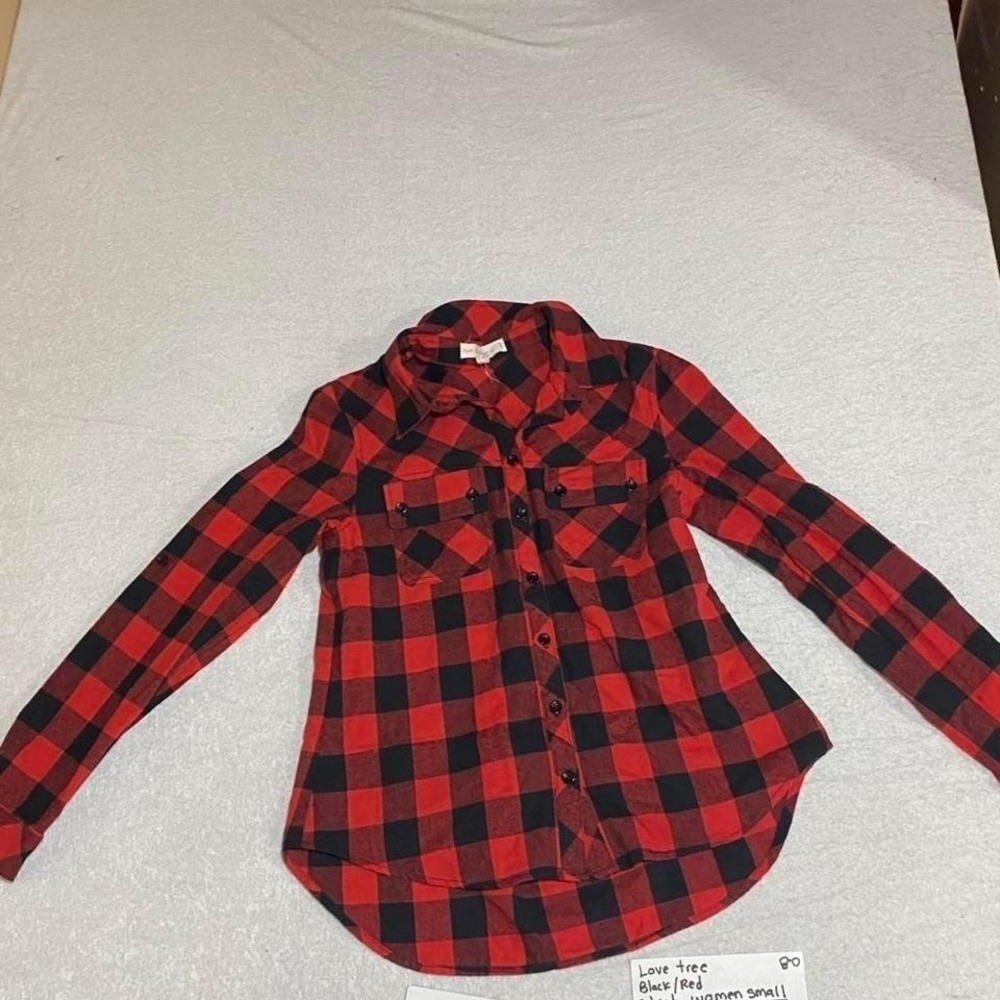 Love tree Red/black plaid button-up shirt with a casual woman Size. SKU600